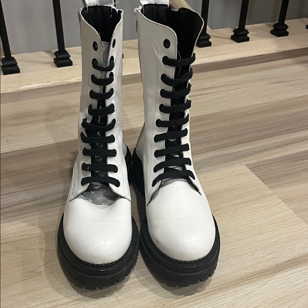 L’Intervalle genuine leather boots